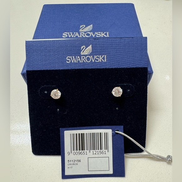 Swarovski Solitaire Stud Earrings - Picture 3 of 7